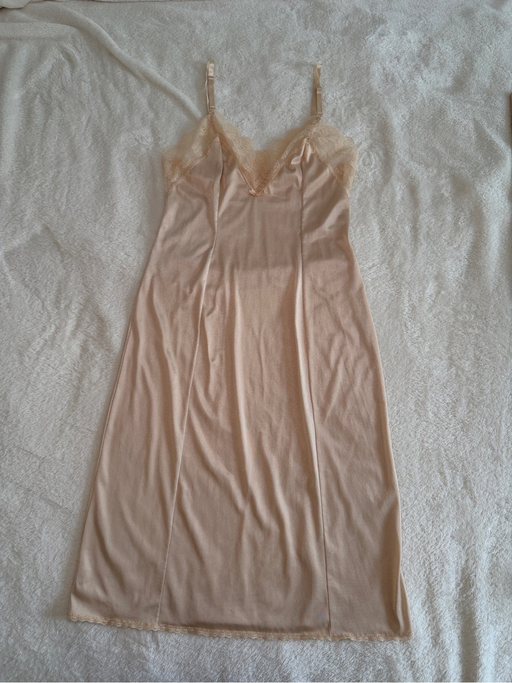 Vintage Vasserette Champagne Gold Full Lace-Trim Coquette Feminine Slip Dress 32